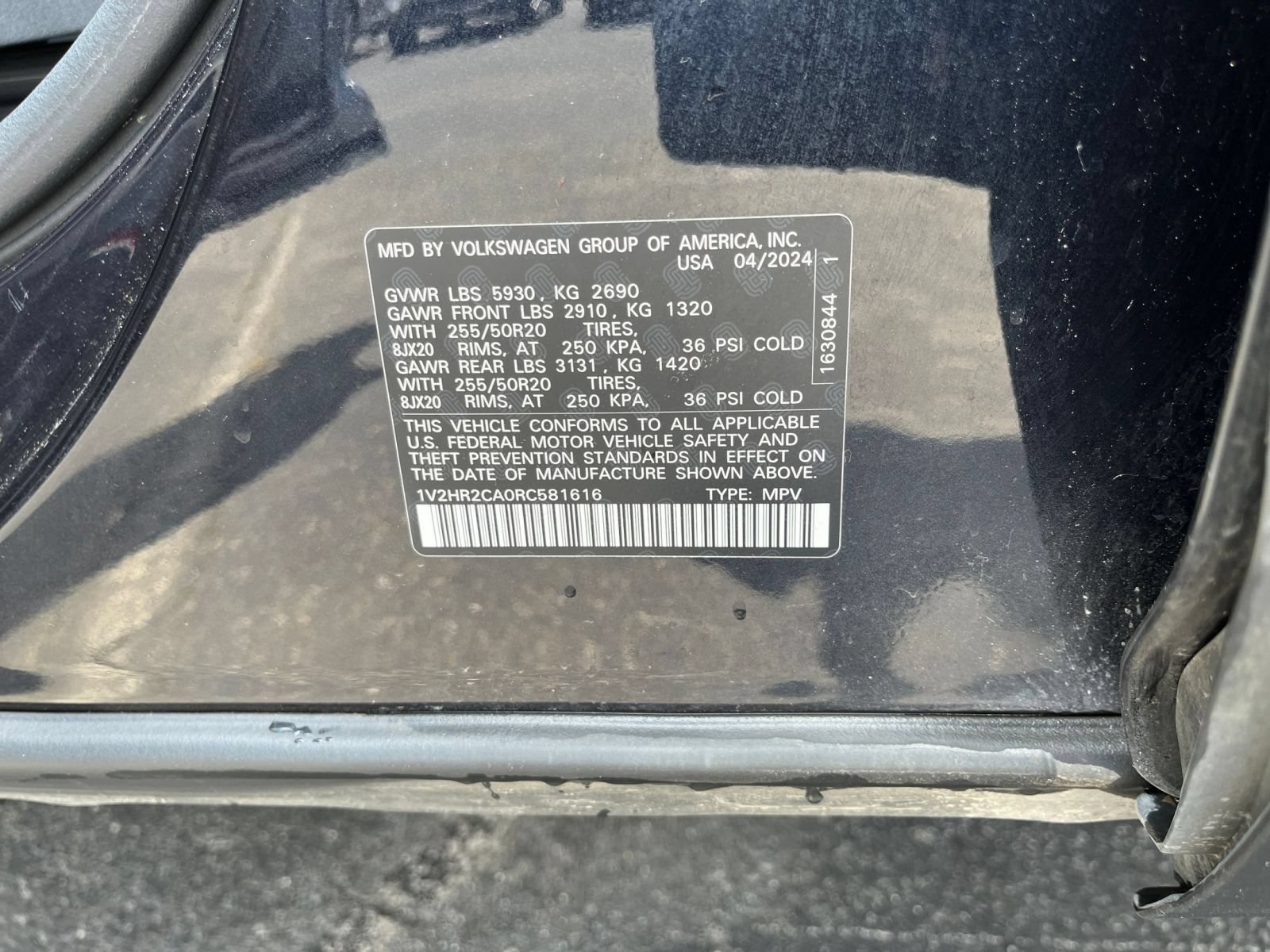 Used 2024 Volkswagen Atlas SE AWD/4WD image 32