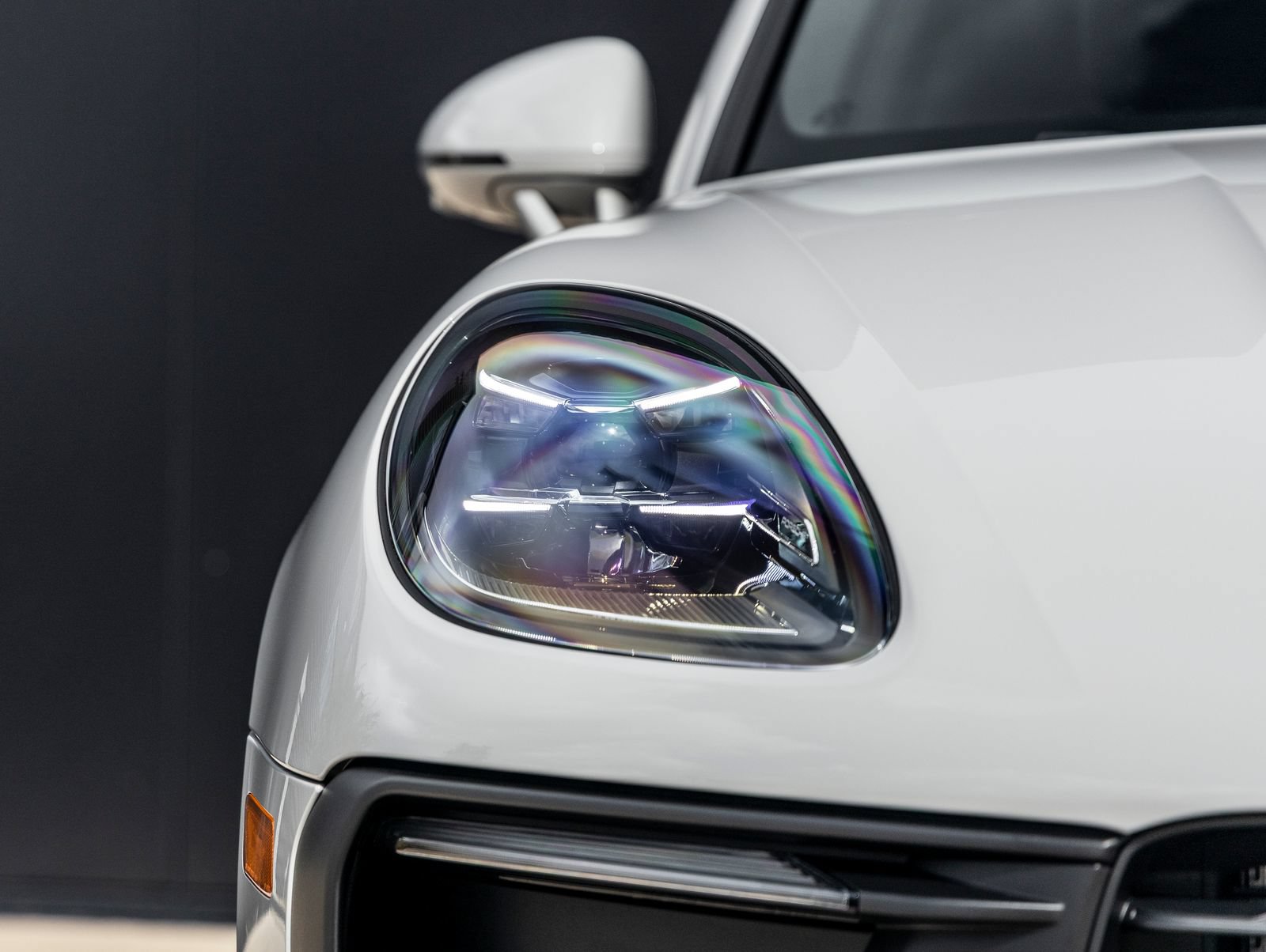 Certified 2026 Porsche Macan AWD/4WD image 16