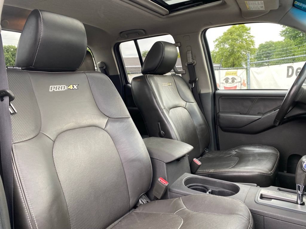 Used 2013 Nissan Frontier PRO-4X AWD/4WD image 17