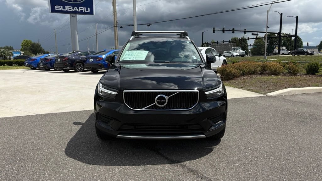 Used 2022 Volvo XC40 T4 Momentum FWD image 2