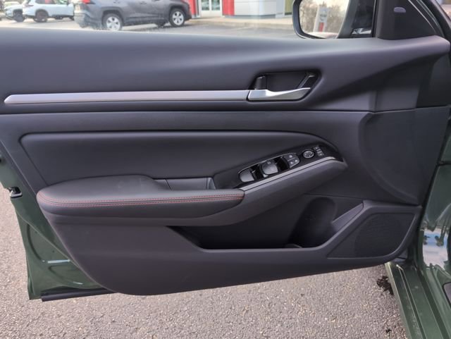 New 2025 Nissan Altima 2.5 SR image 16