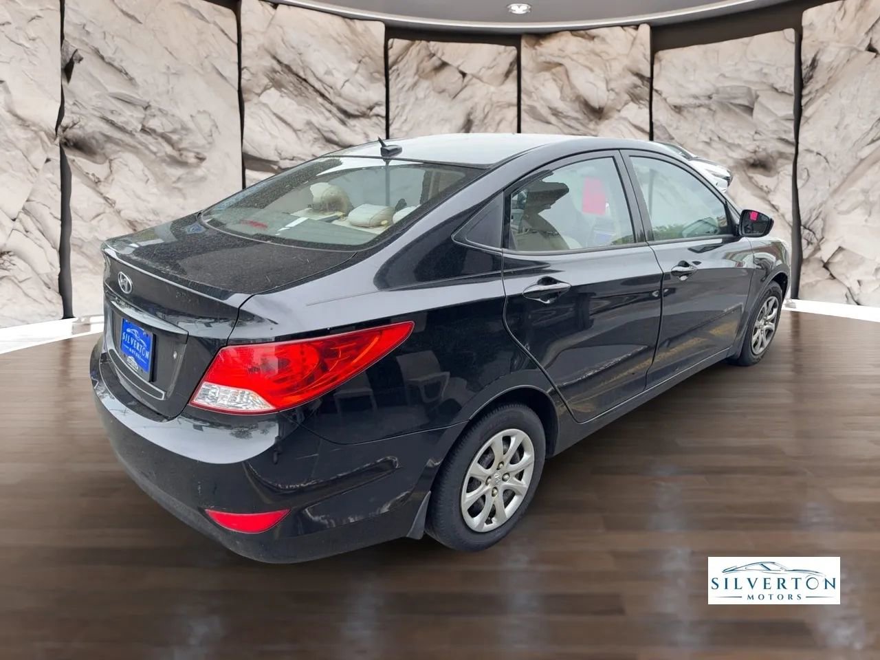 Used 2013 Hyundai Accent GLS FWD image 4