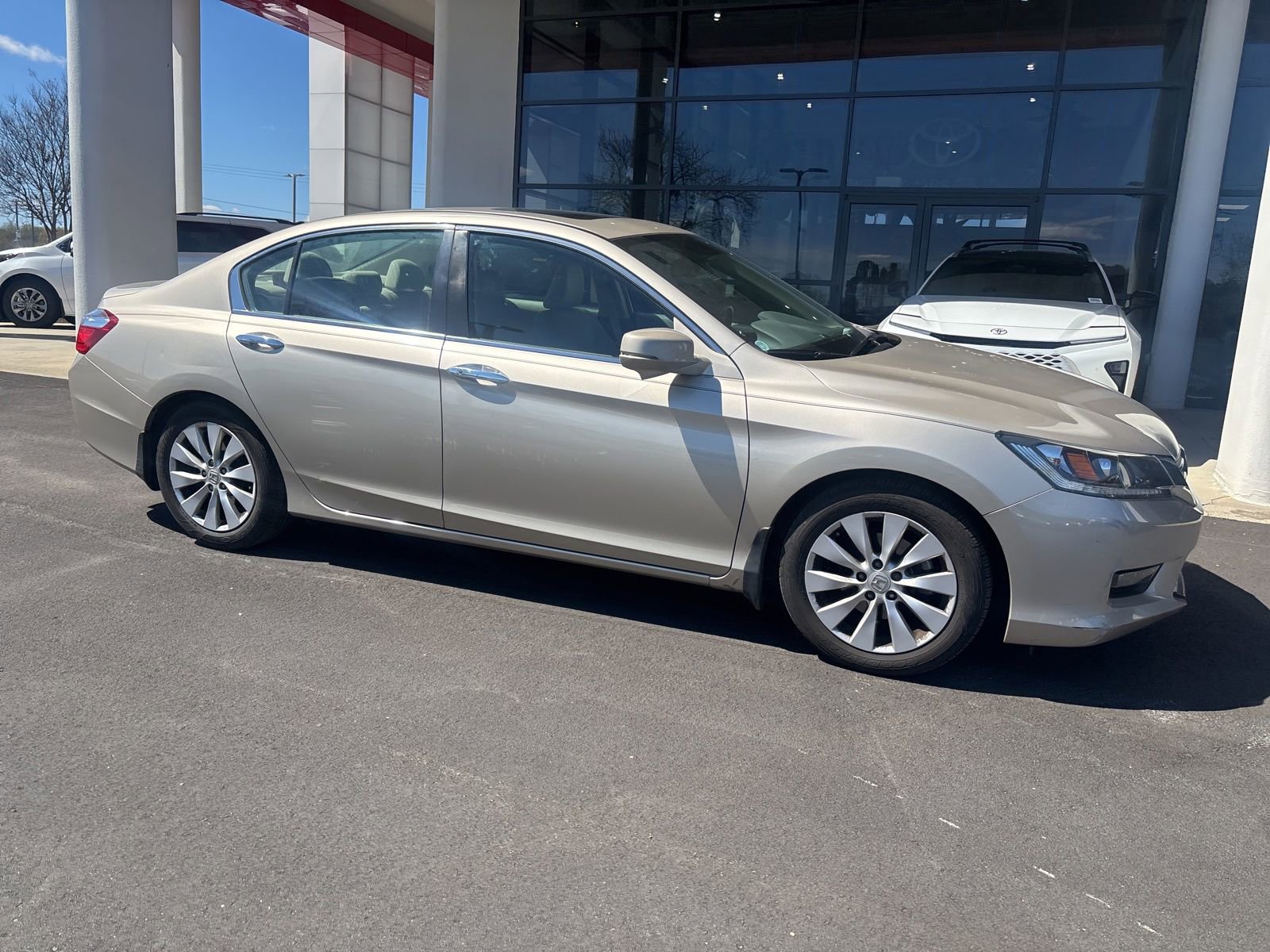 Used 2015 Honda Accord EX-L image 12