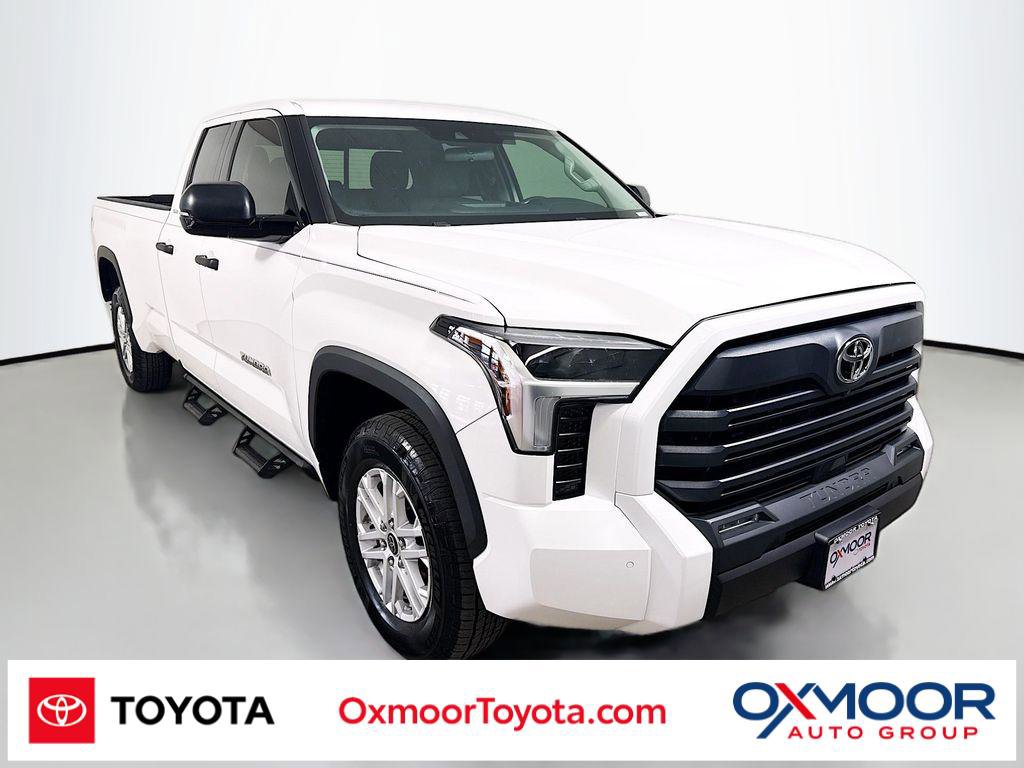 Used 2022 Toyota Tundra SR5 w/ SR5 Convenience Package AWD/4WD image 1