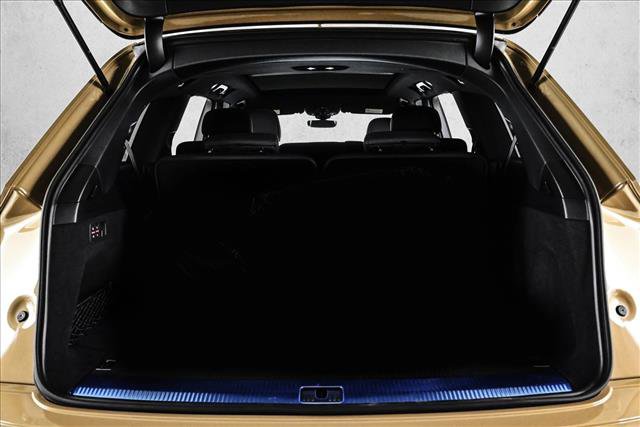 Certified 2025 Audi Q7 2.0T Premium Plus image 6