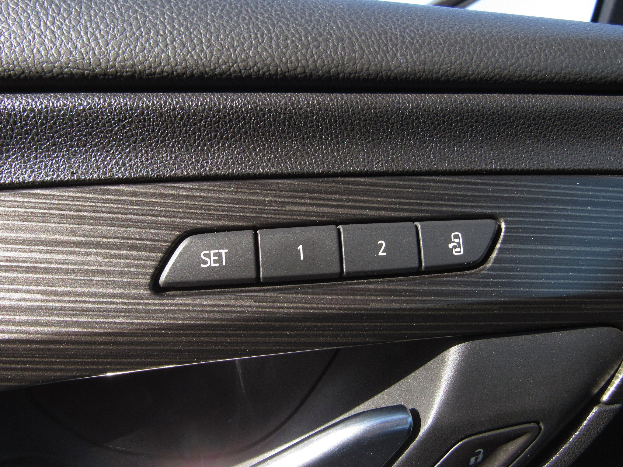 Used 2020 GMC Terrain SLT w/ Preferred Package image 24