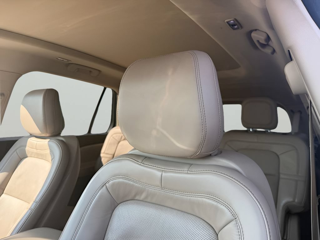 Used 2020 Lincoln Aviator Reserve w/ Equipment Group 201A RWD image 24