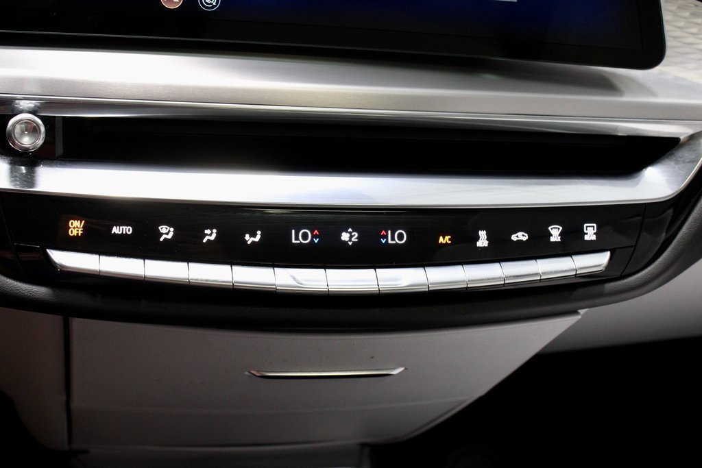 Used 2024 Cadillac Lyriq Luxury image 28