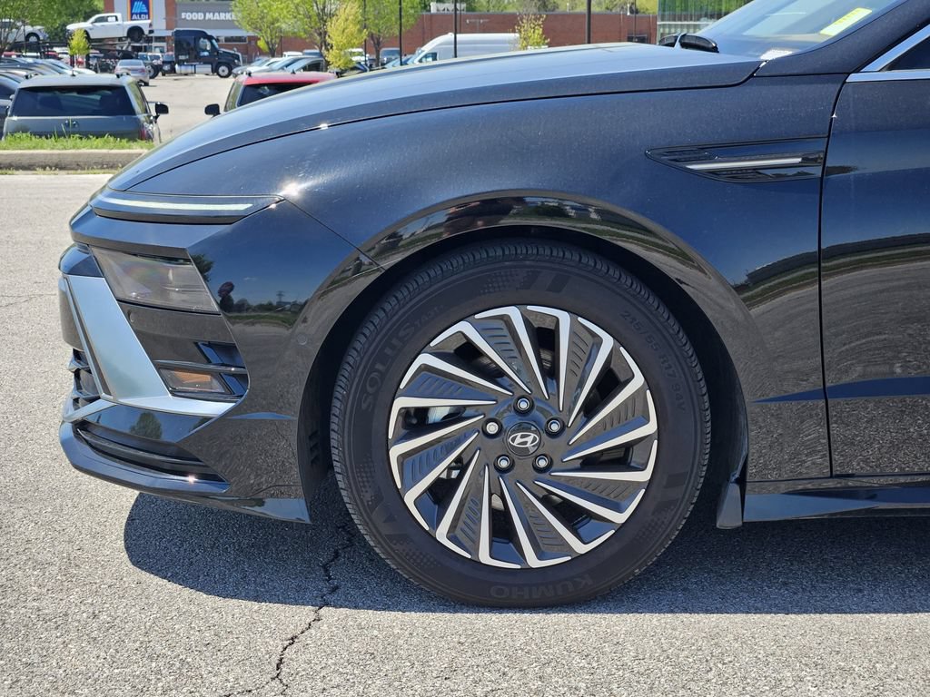 Certified 2025 Hyundai Sonata Limited FWD image 6