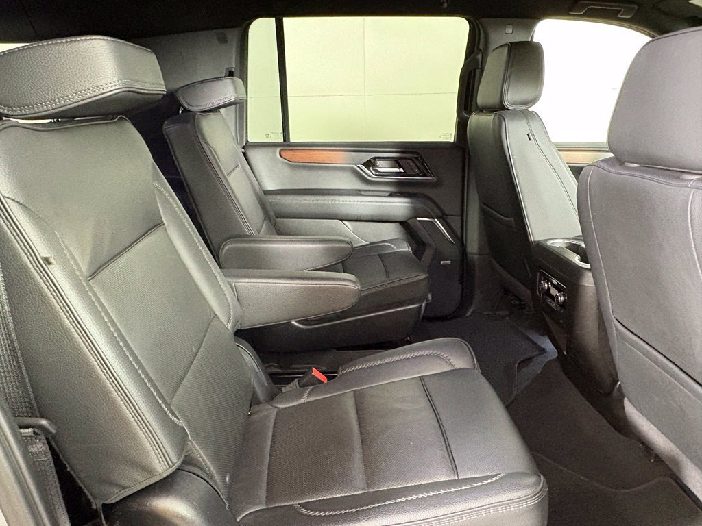 Used 2025 GMC Yukon XL Denali AWD/4WD image 20