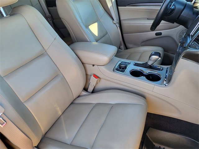 Used 2017 Jeep Grand Cherokee Limited image 4