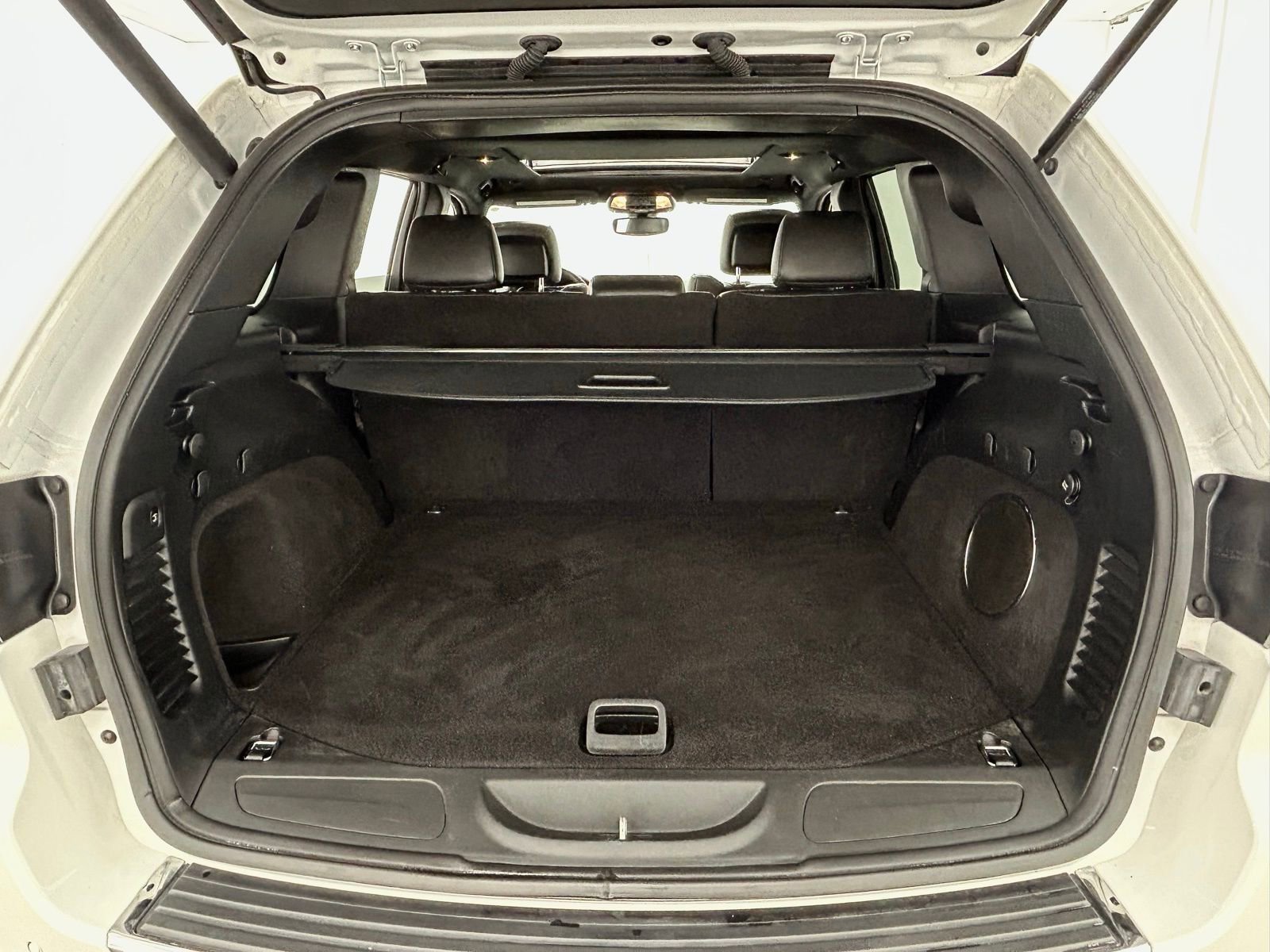 Used 2020 Jeep Grand Cherokee Limited w/ Luxury Group II image 37