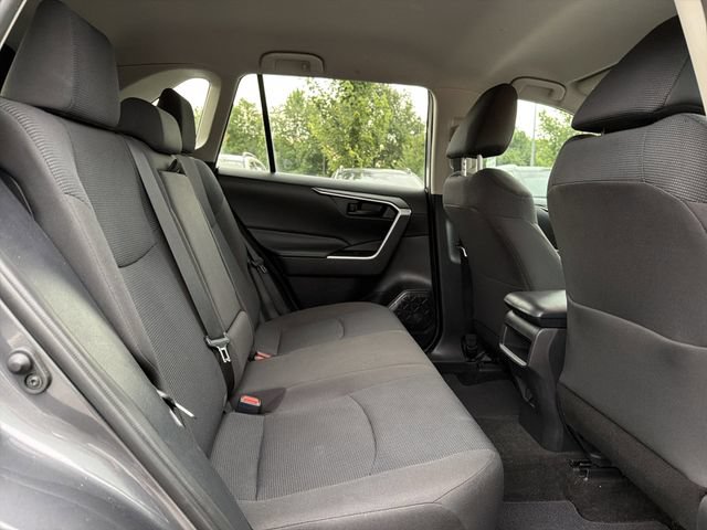 Used 2020 Toyota RAV4 LE FWD image 15