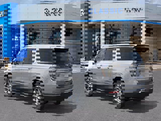 New 2026 Chevrolet Suburban LT image 3