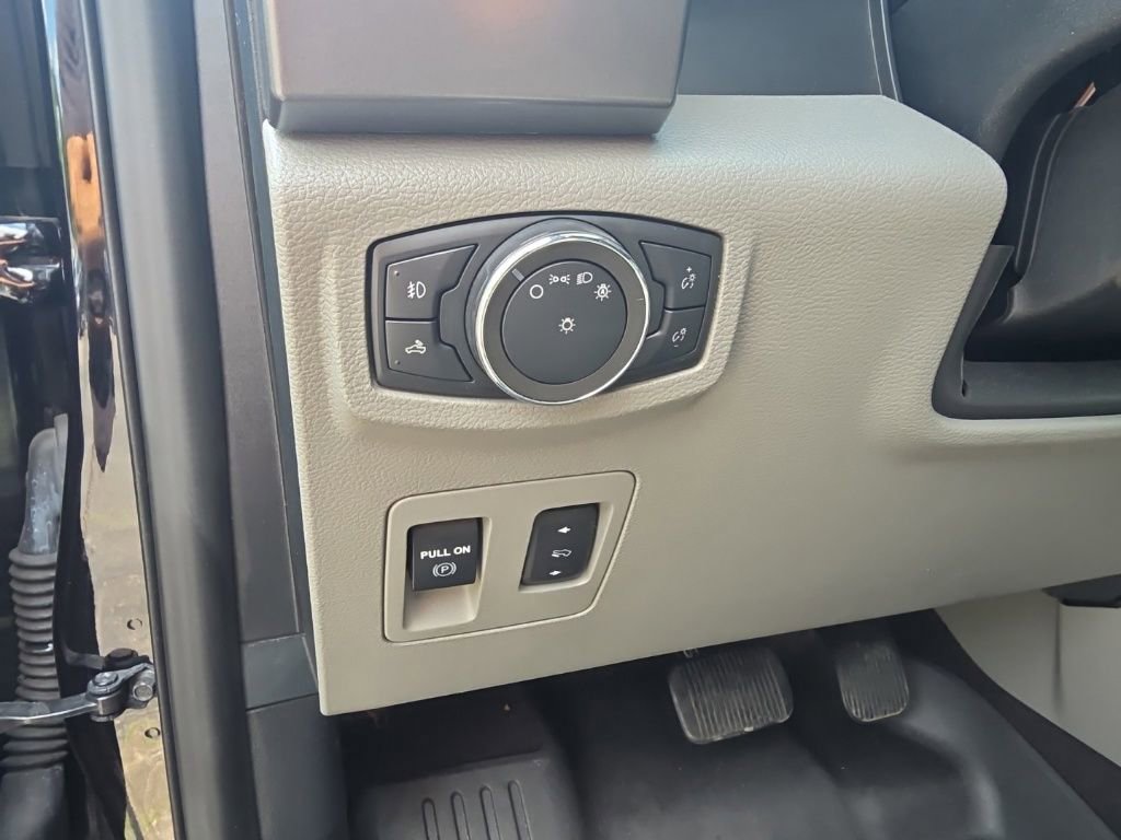 Used 2020 Ford F150 XLT w/ Equipment Group 302A Luxury AWD/4WD image 14