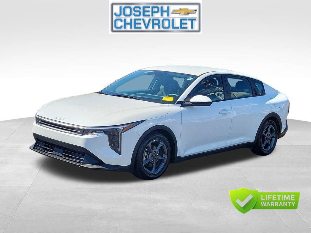 Used 2025 Kia K4 FWD image 2