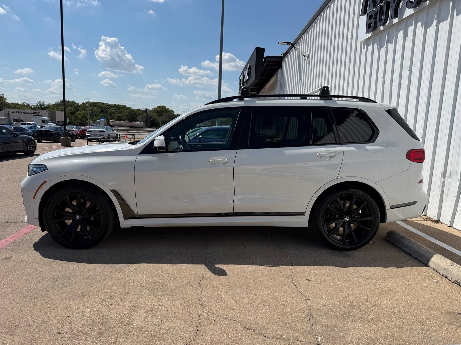Used 2021 BMW X7 M50i w/ Dynamic Handling Package AWD/4WD image 3