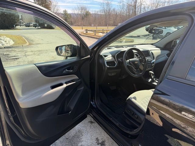 Used 2022 Chevrolet Equinox LS w/ LS Convenience Package image 20