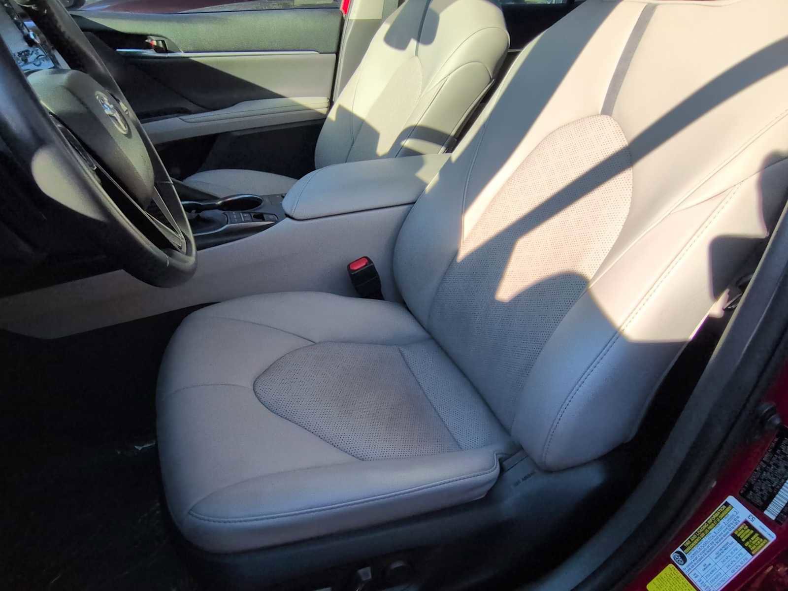 Used 2022 Toyota Camry XSE image 16