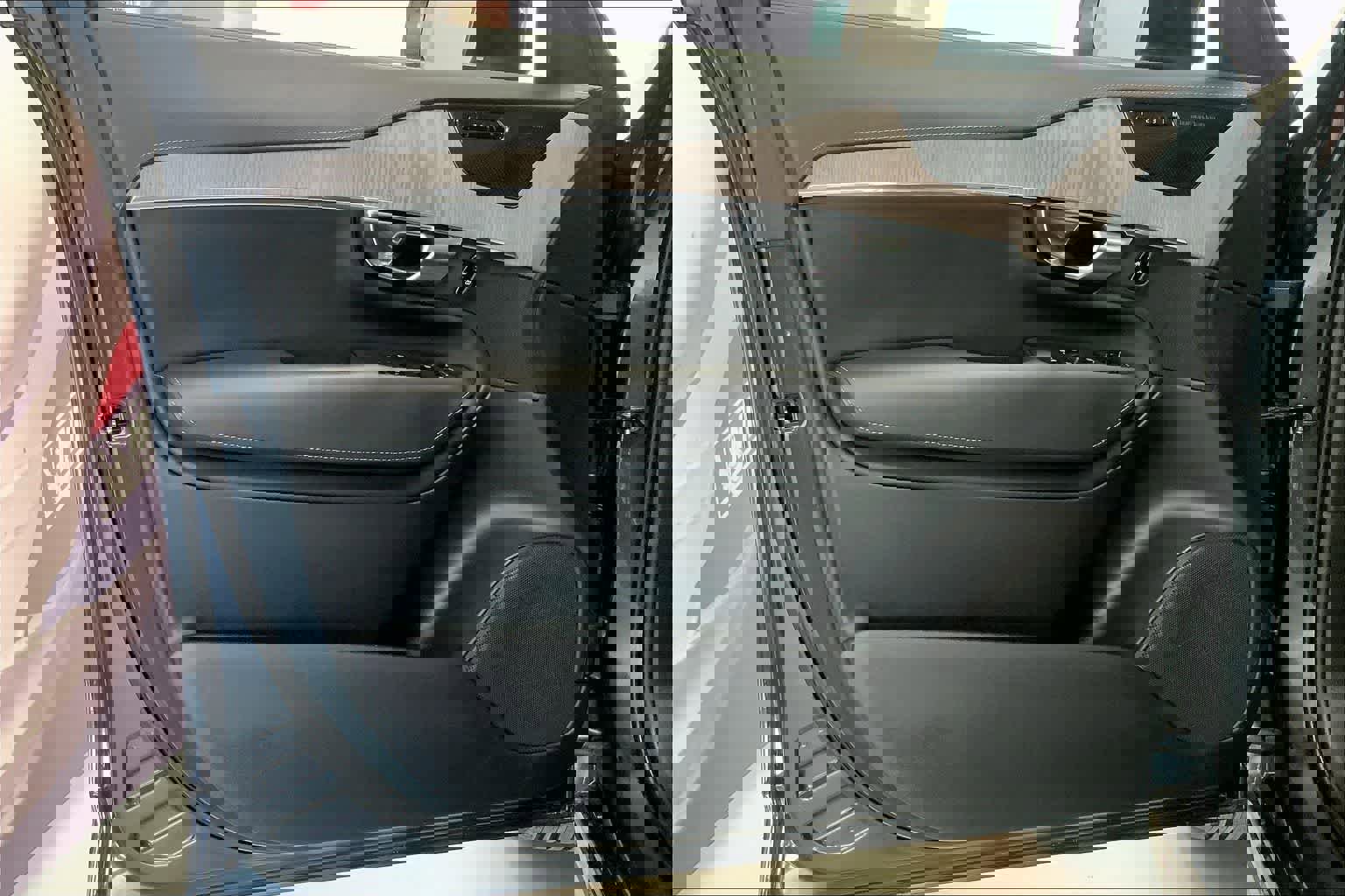 Used 2021 Volvo XC90 T6 Inscription w/ Climate Package image 27