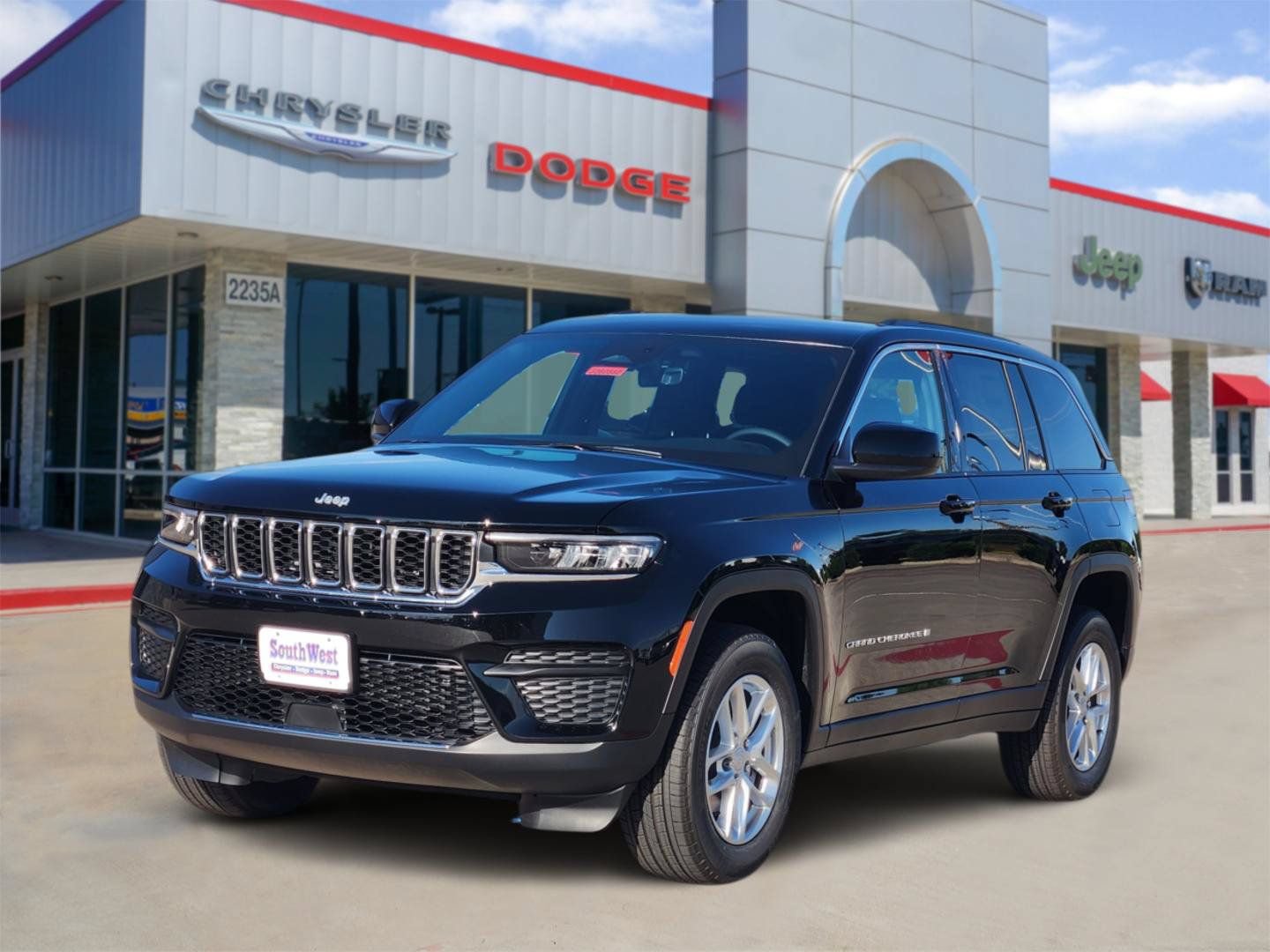 New 2026 Jeep Grand Cherokee Laredo RWD image 2