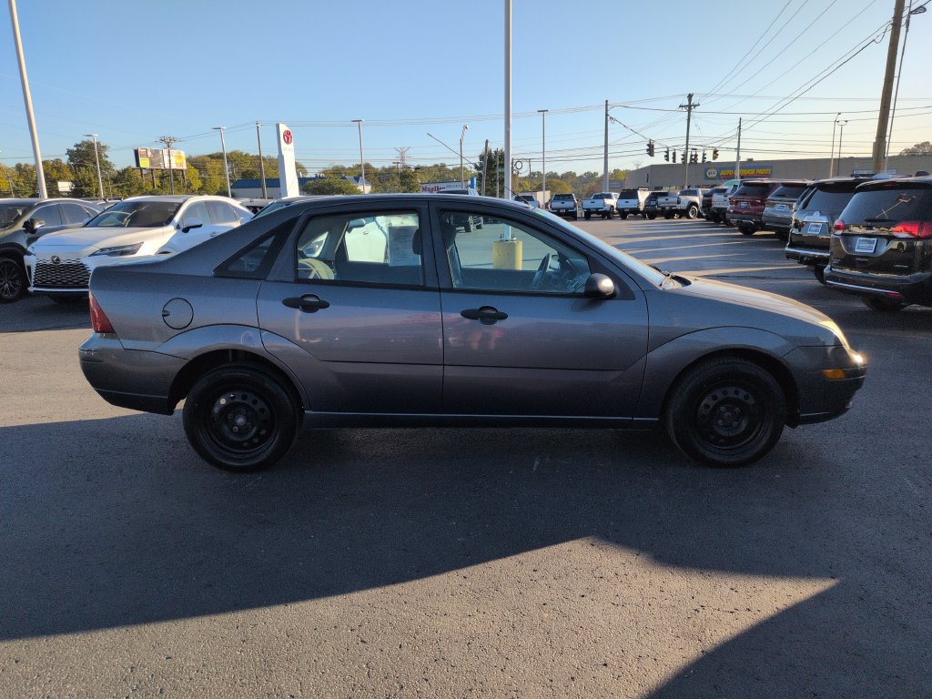 Used 2007 Ford Focus ZX4 Sedan FWD image 6