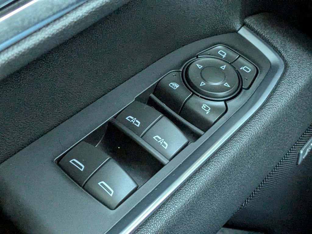 Used 2025 Chevrolet Silverado 1500 LTZ image 25