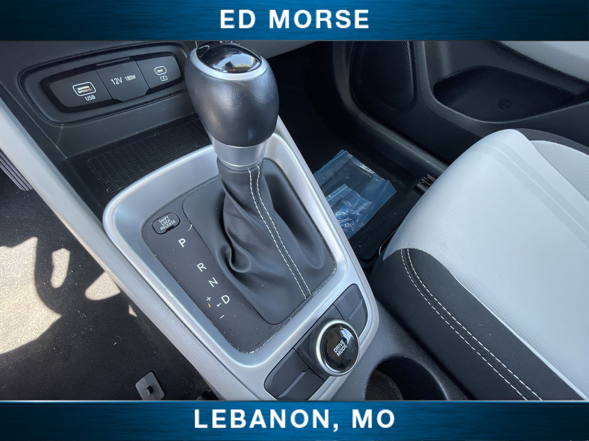 Used 2025 Hyundai Venue SEL FWD image 15