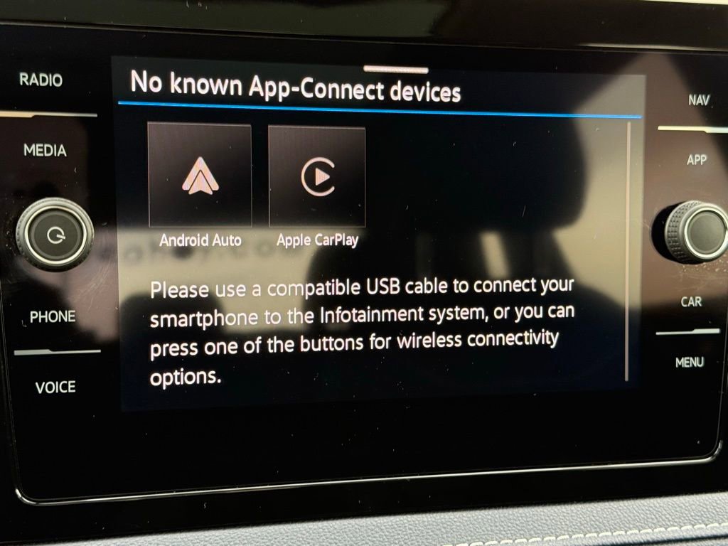 Certified 2025 Volkswagen Taos SEL AWD/4WD image 19