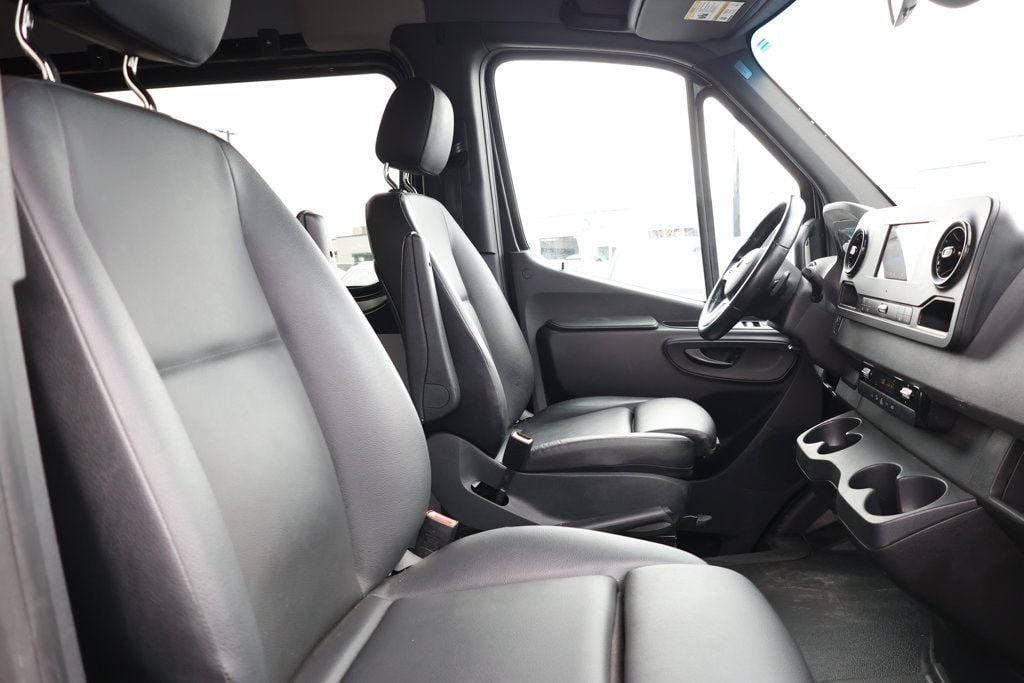 Used 2023 Mercedes-Benz Sprinter 2500 w/ Acoustic Package image 29