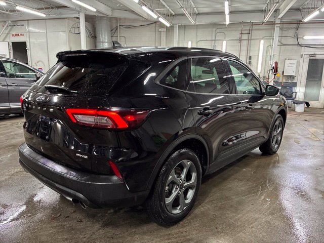 Used 2025 Ford Escape ST-Line AWD/4WD image 3