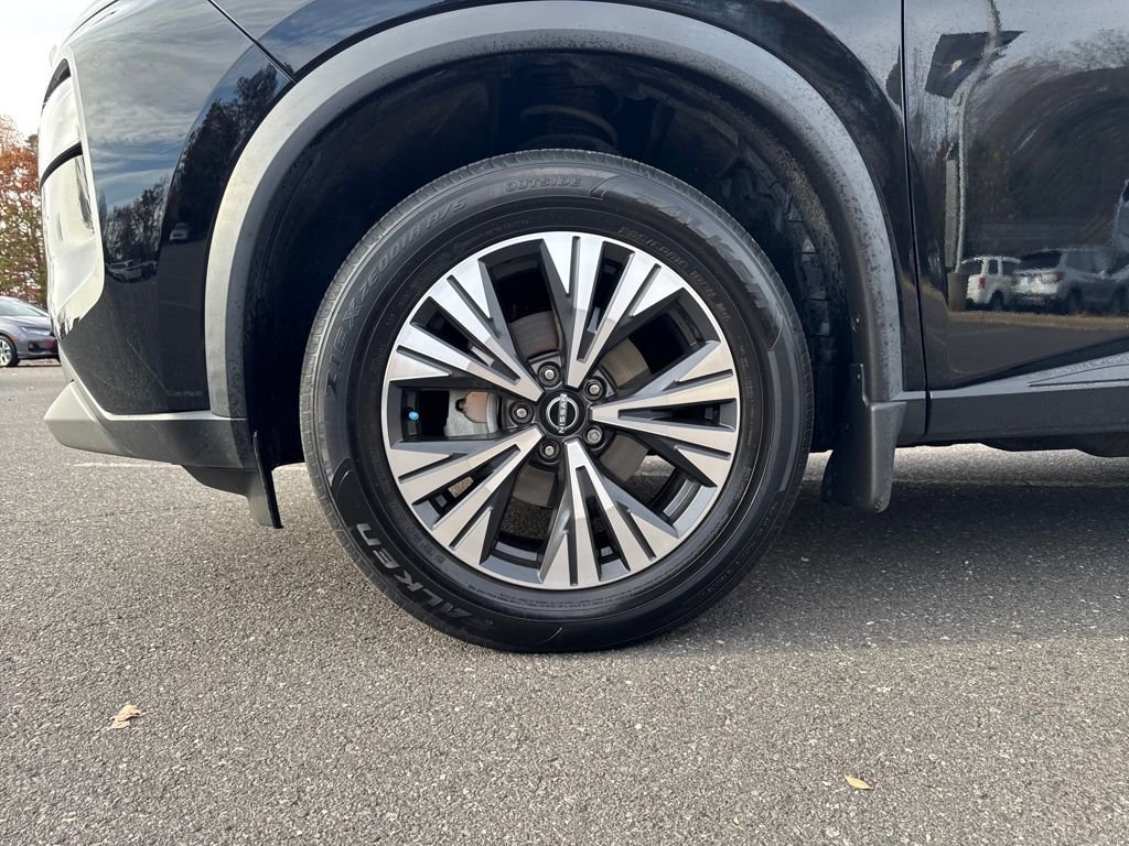 Used 2023 Nissan Rogue SV image 21