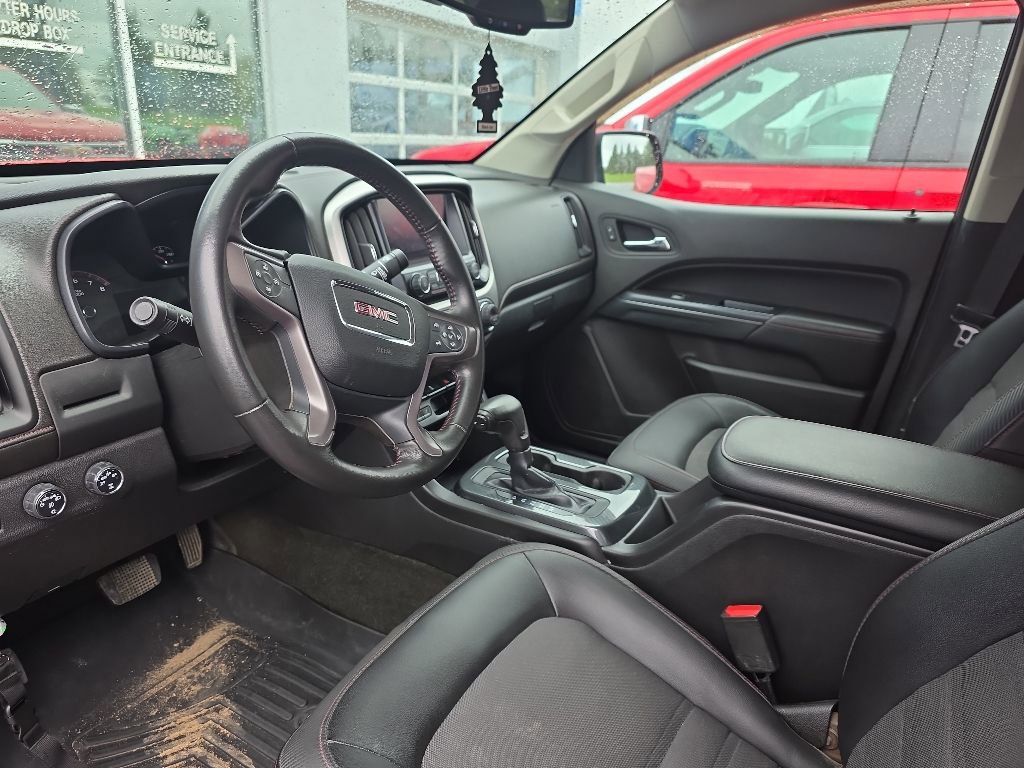 Used 2015 GMC Canyon SLE AWD/4WD image 9