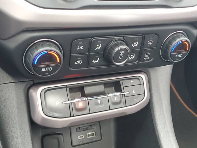 Used 2020 GMC Acadia AT4 w/ GMC Pro Grade Package AWD/4WD image 28