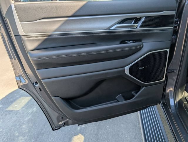 New 2026 Jeep Grand Wagoneer Limited w/ Premium Group II AWD/4WD image 28