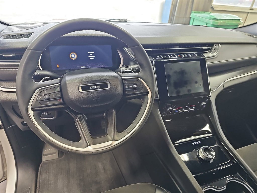 Used 2023 Jeep Grand Cherokee Altitude image 16