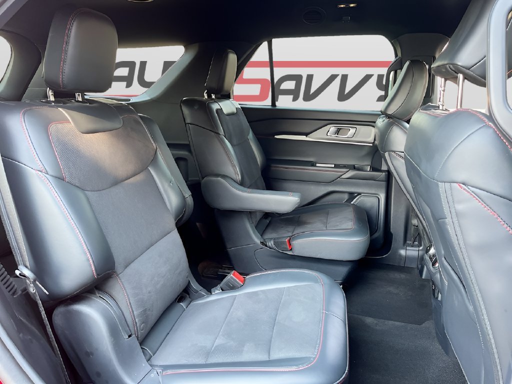 Used 2025 Ford Explorer ST AWD/4WD image 29