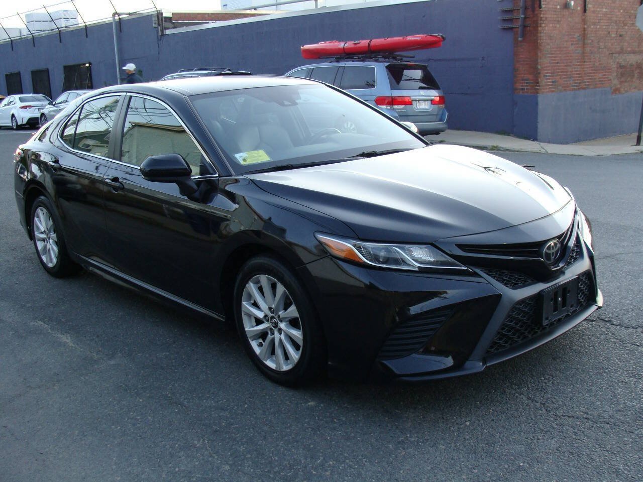 Used 2018 Toyota Camry SE FWD image 9