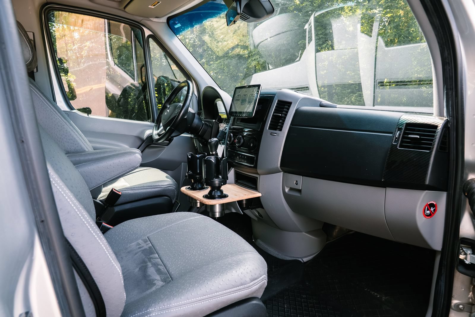 Used 2018 Mercedes-Benz Sprinter 2500 image 32