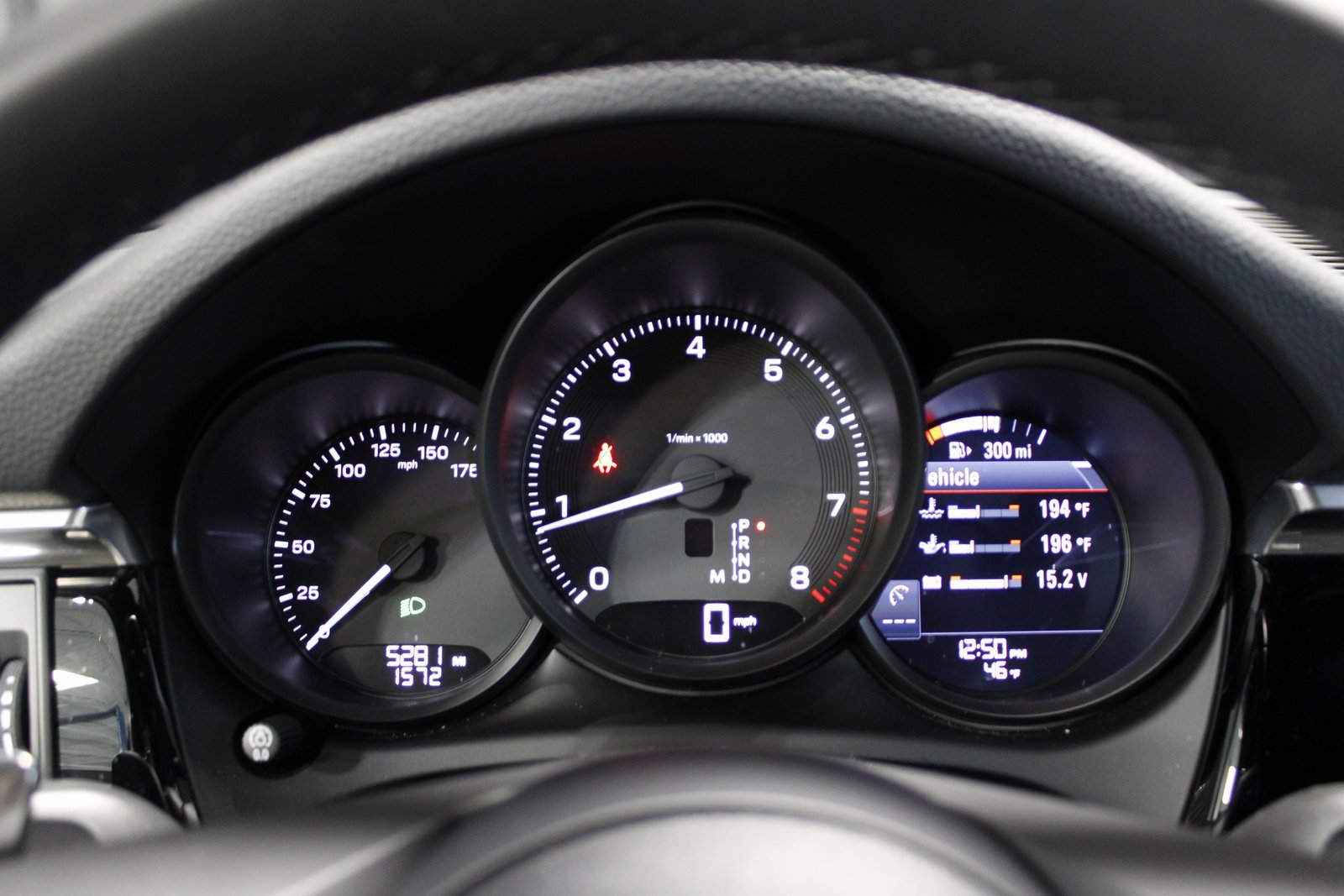 Used 2025 Porsche Macan image 31