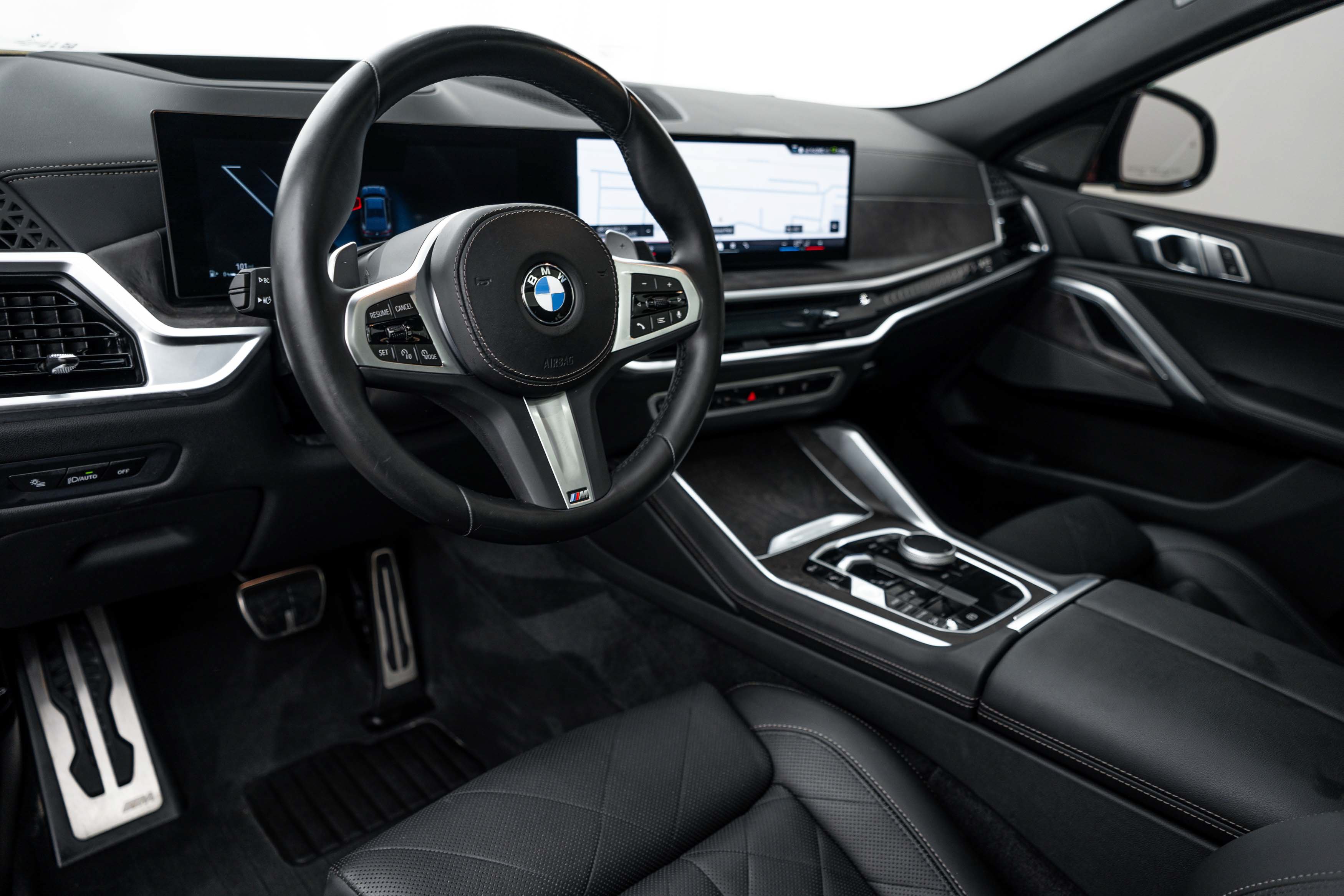 Used 2024 BMW X6 xDrive40i w/ Premium Package AWD/4WD image 4