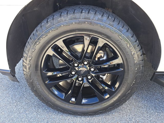 Certified 2024 Ford Expedition Max XLT image 4