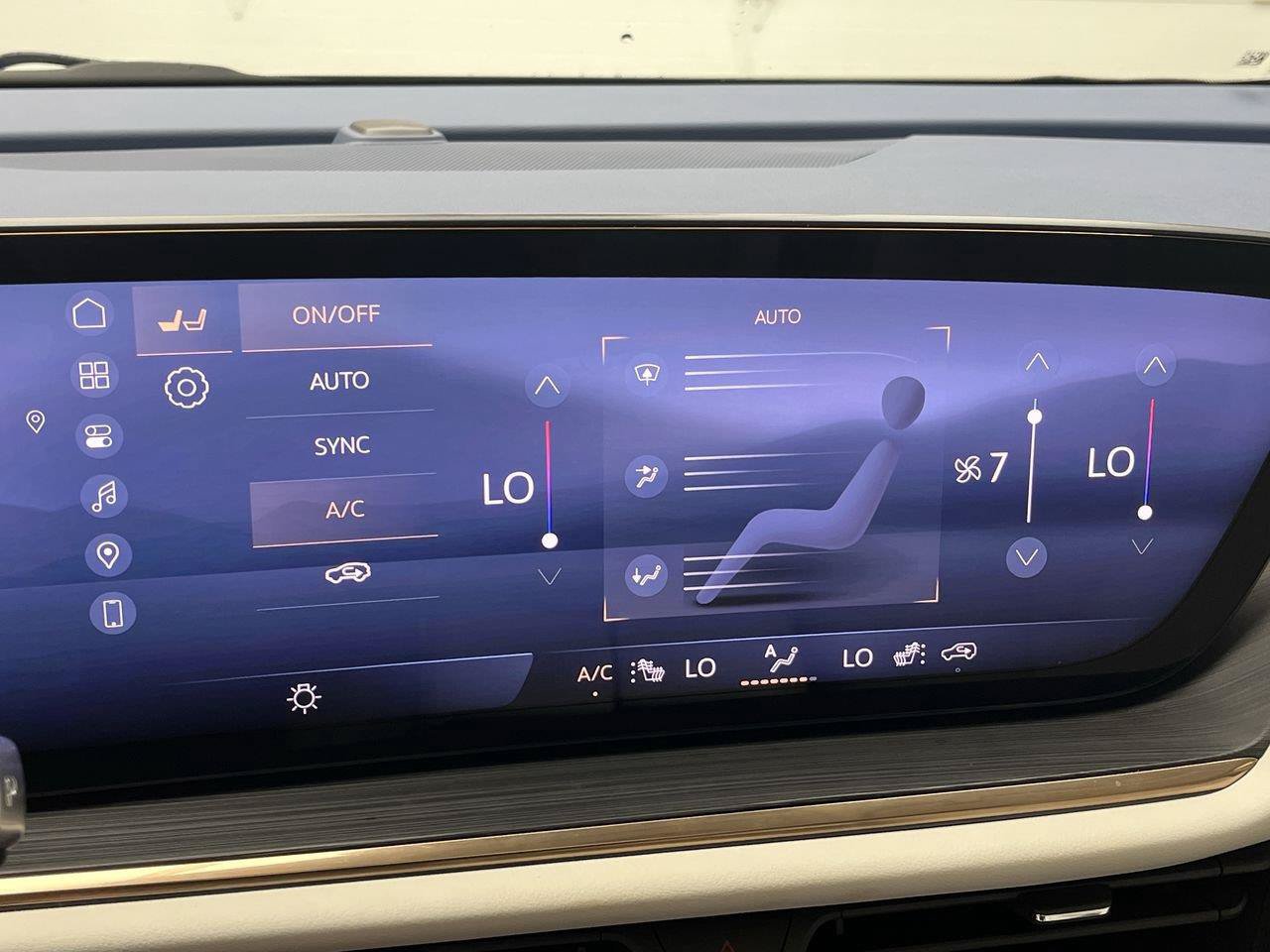 Certified 2025 Buick Envision Avenir AWD/4WD image 20