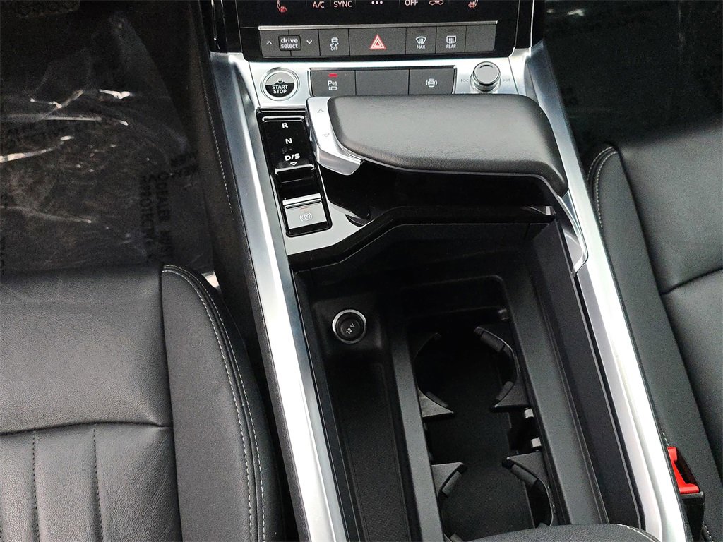 Certified 2024 Audi Q8 e-tron Premium image 32