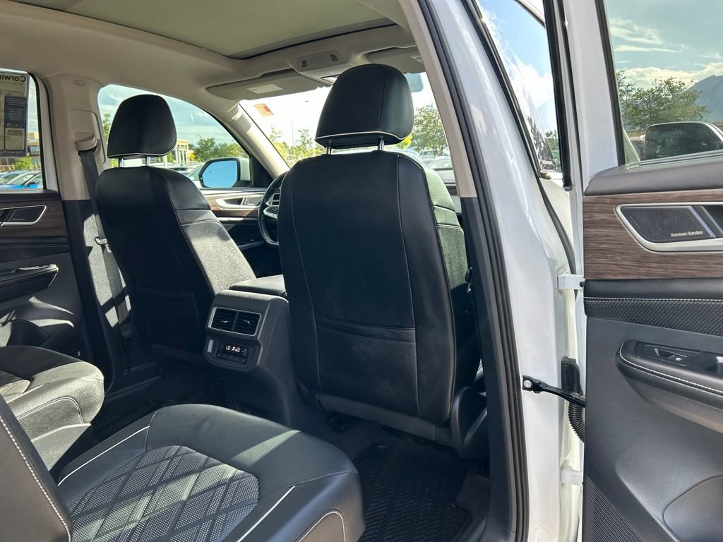 Used 2024 Volkswagen Atlas SEL Premium R-Line AWD/4WD image 15