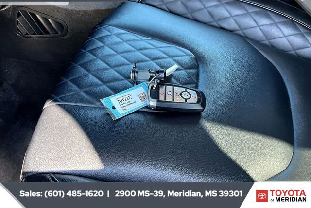 Used 2024 Ford Edge Titanium image 9