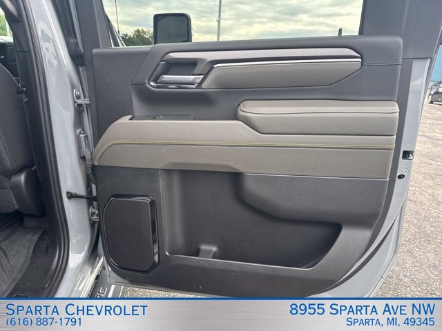 Used 2024 Chevrolet Silverado 2500 ZR2 w/ Technology Package AWD/4WD image 33