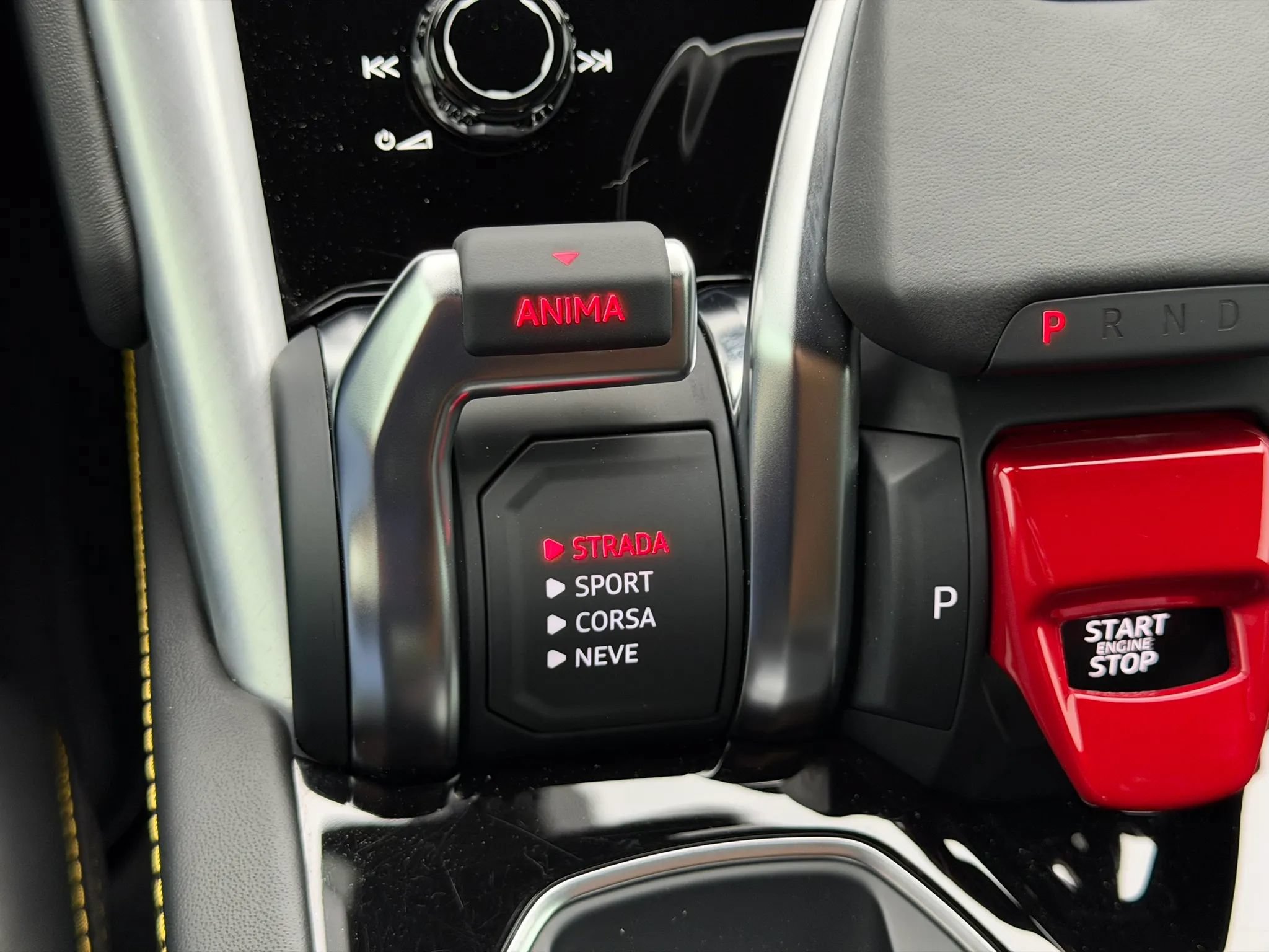 Used 2022 Lamborghini Urus AWD/4WD image 44