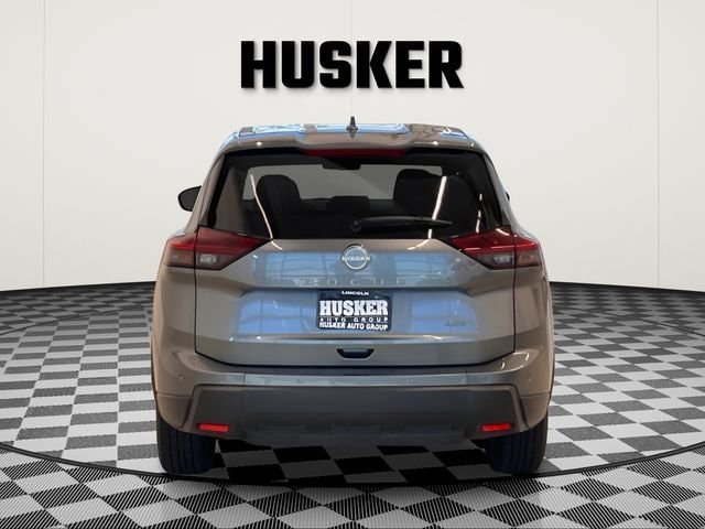 Used 2025 Nissan Rogue SV AWD/4WD image 4