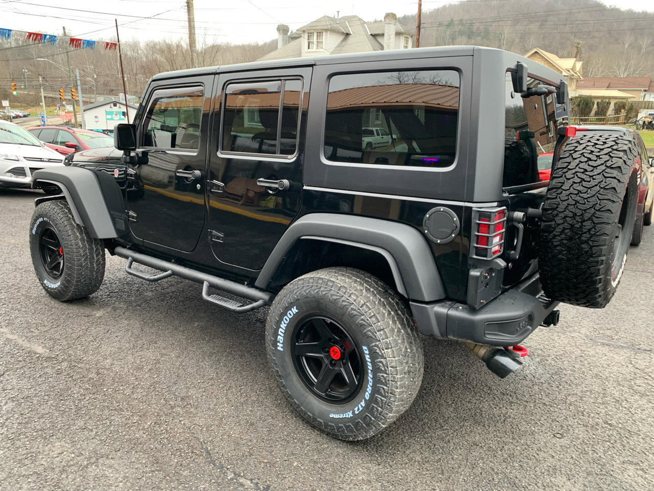 Used 2015 Jeep Wrangler Unlimited Rubicon image 3